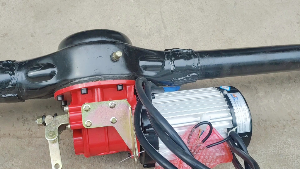 电动四轮车后桥总成全套一体改装刹车驻车农用油鼓刹载重王