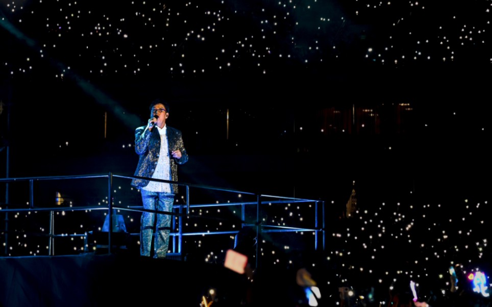 520谭咏麟上海虹口足球场经典传奇演唱会《定风波》.