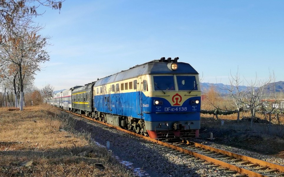 [积压视频]京怀df4d4138牵引y513次通过京承线密云北—巨各庄区间