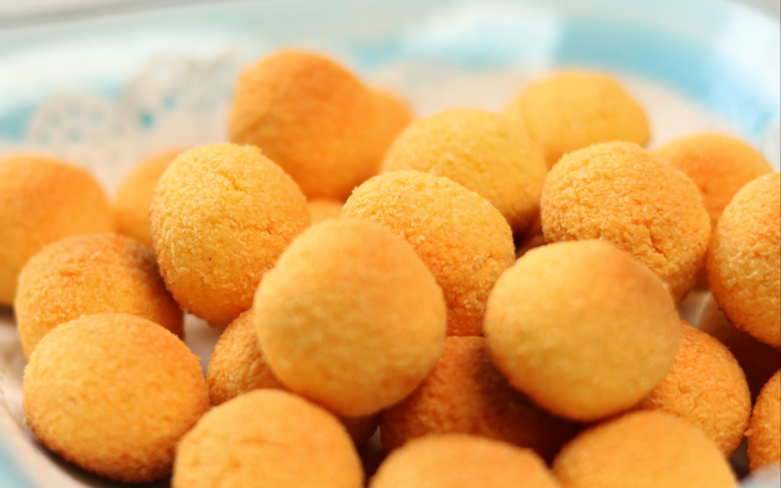 黄金椰丝球:满满的椰香奶香,一口一个,好吃到停不下来_哔哩哔哩 (゜