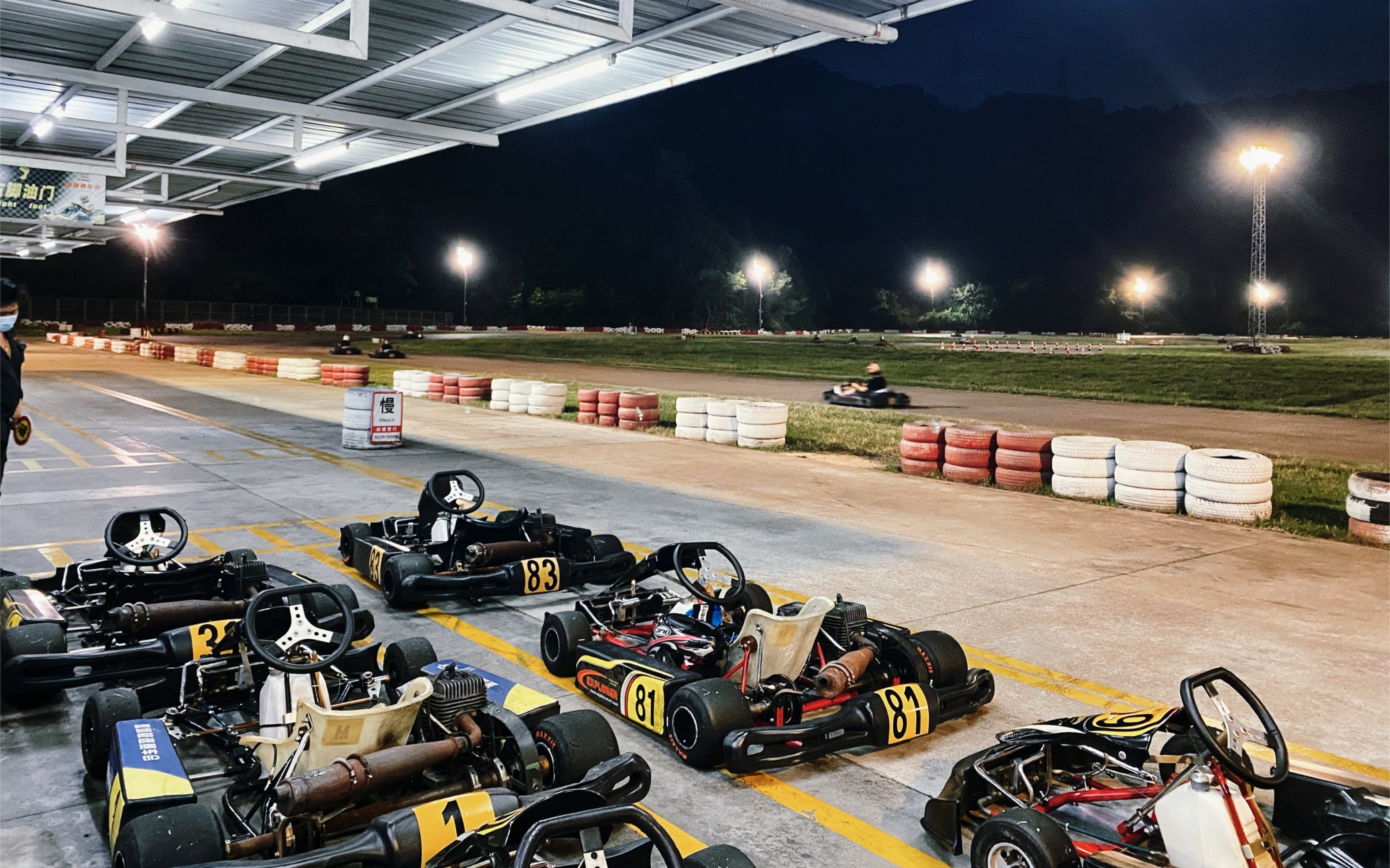 深圳沙井极速赛车场kt100cc 新手瞎跑_哔哩哔哩 (゜-゜)つロ 干杯