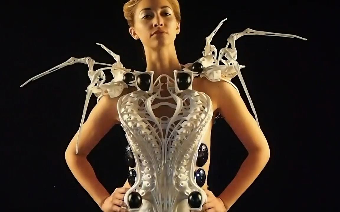 时尚科技赛博服装设计