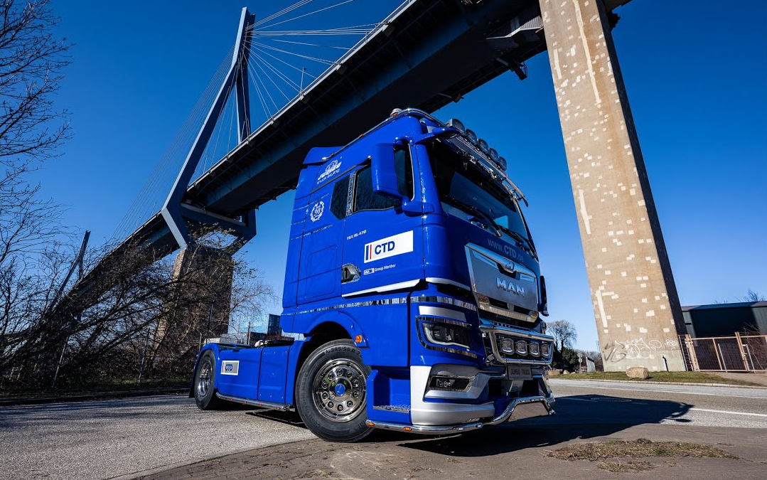 精美的曼恩镀铬件改装mantgxjumbotruckstyling