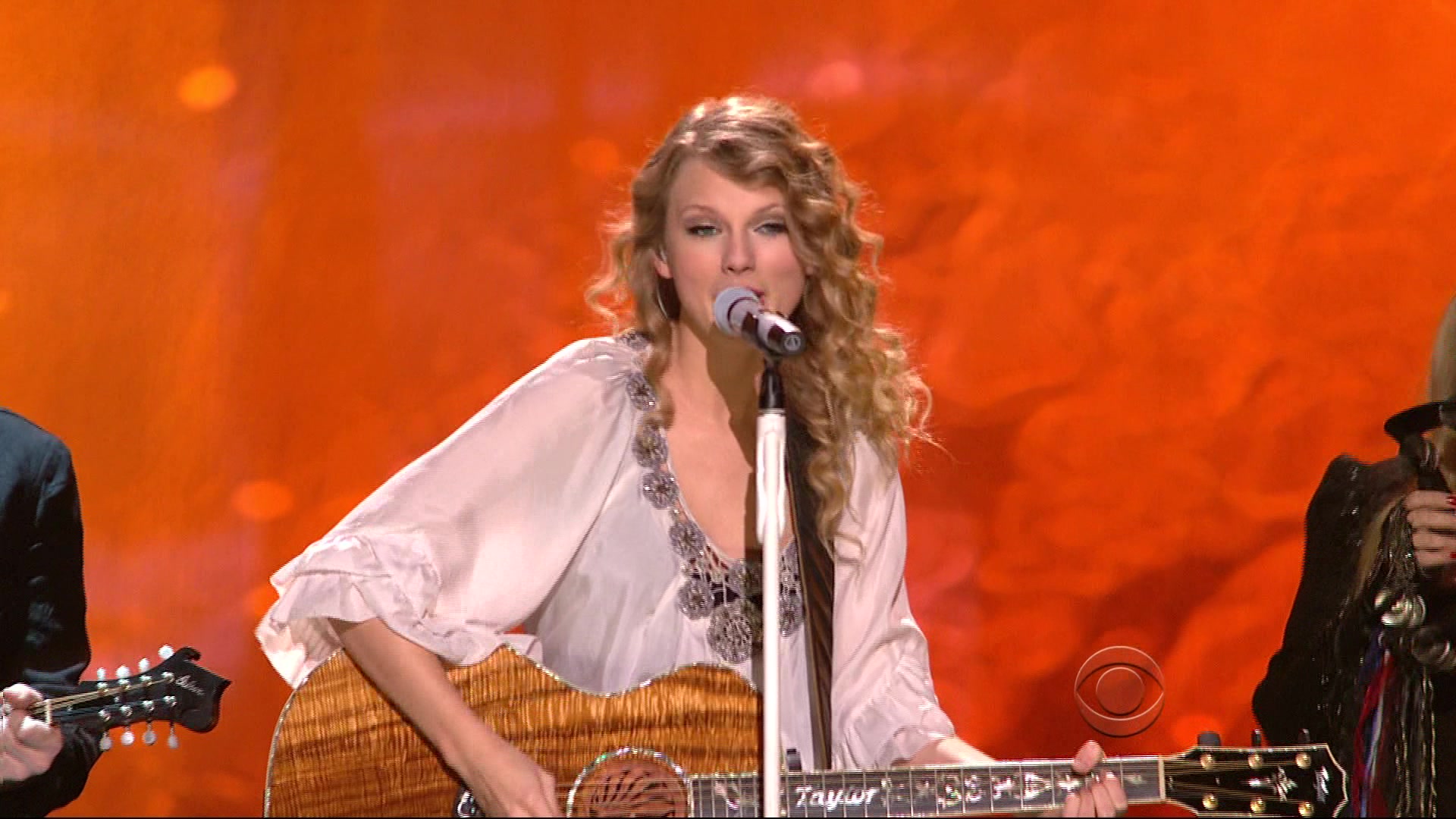 [图]【2010格莱美现场】【回忆杀】Taylor Swift Today Was a Fairytale&You Belong with Me