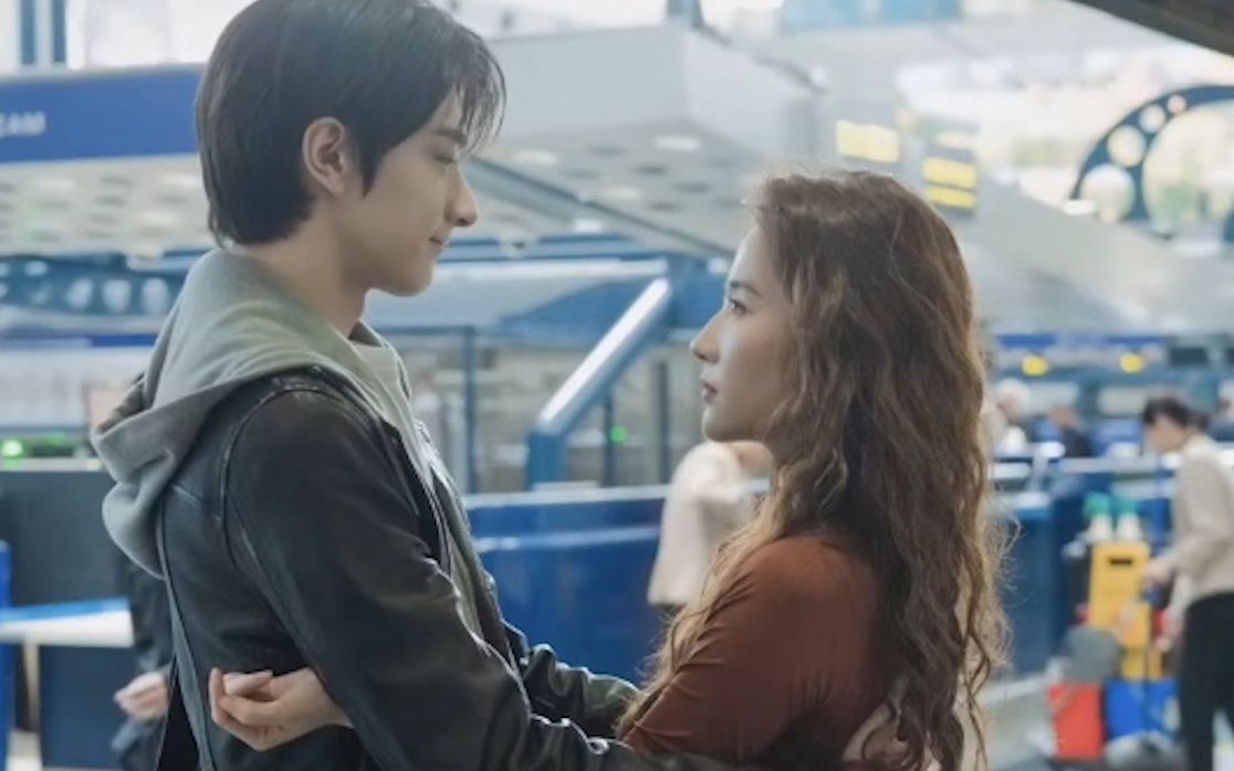 啊啊啊啊,刘亦菲彭冠英直接亲出声音果然狗血言情剧真的要靠颜值才看