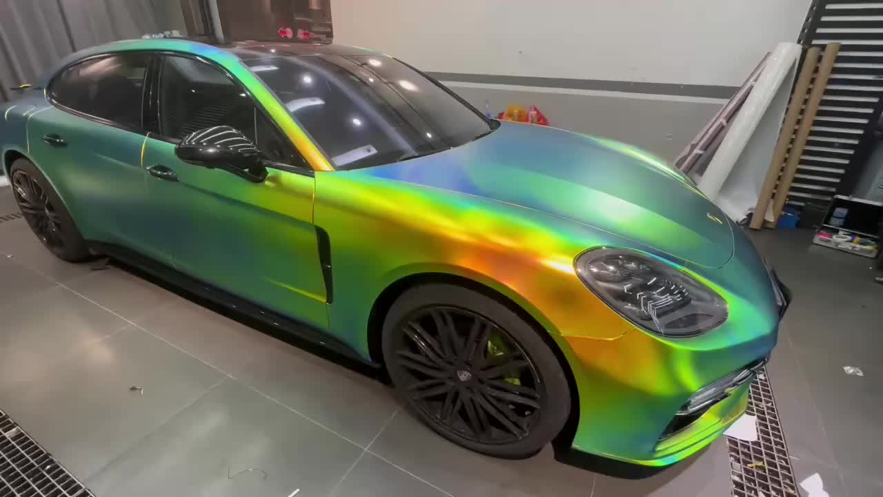 保时捷卡慕斯改色膜亚彩虹电镀绿,低调沉稳的绿色系