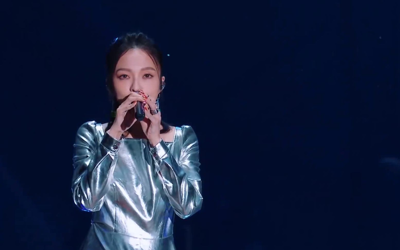 张韶涵翻唱热门歌曲《你的答案》,高音太爆炸,网友:天使的嗓音_哔哩