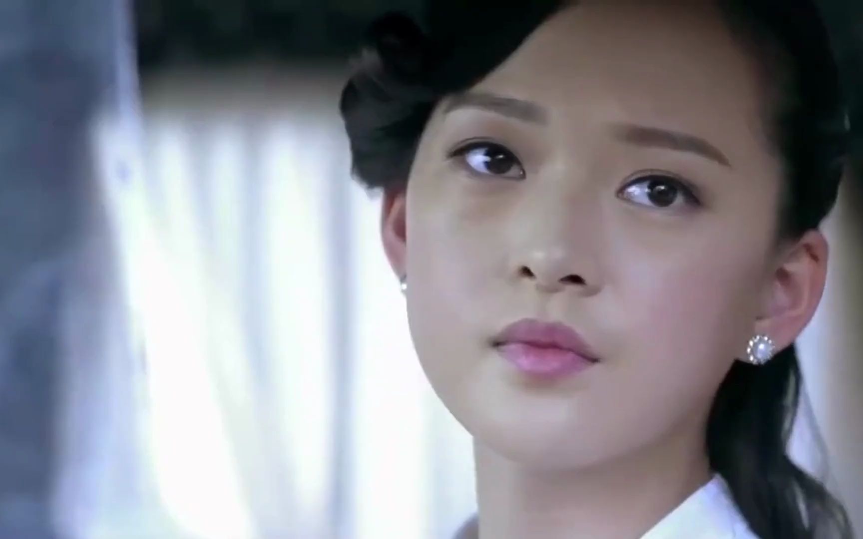 山河同在:女高手装成服务员敲门,哪料鬼子一开门直接断送了性命