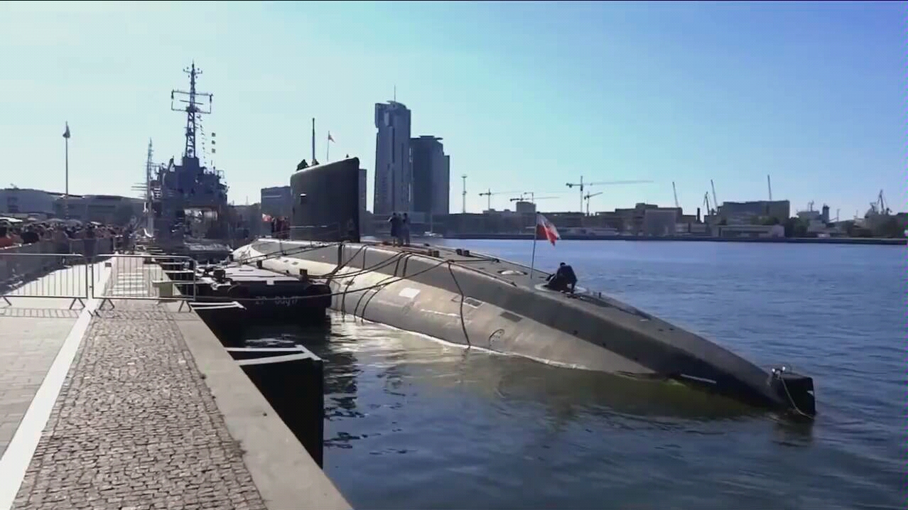 波兰海军唯一的基洛级常规潜艇, 877e型"鹰"号出港_哔哩哔哩_bilibili