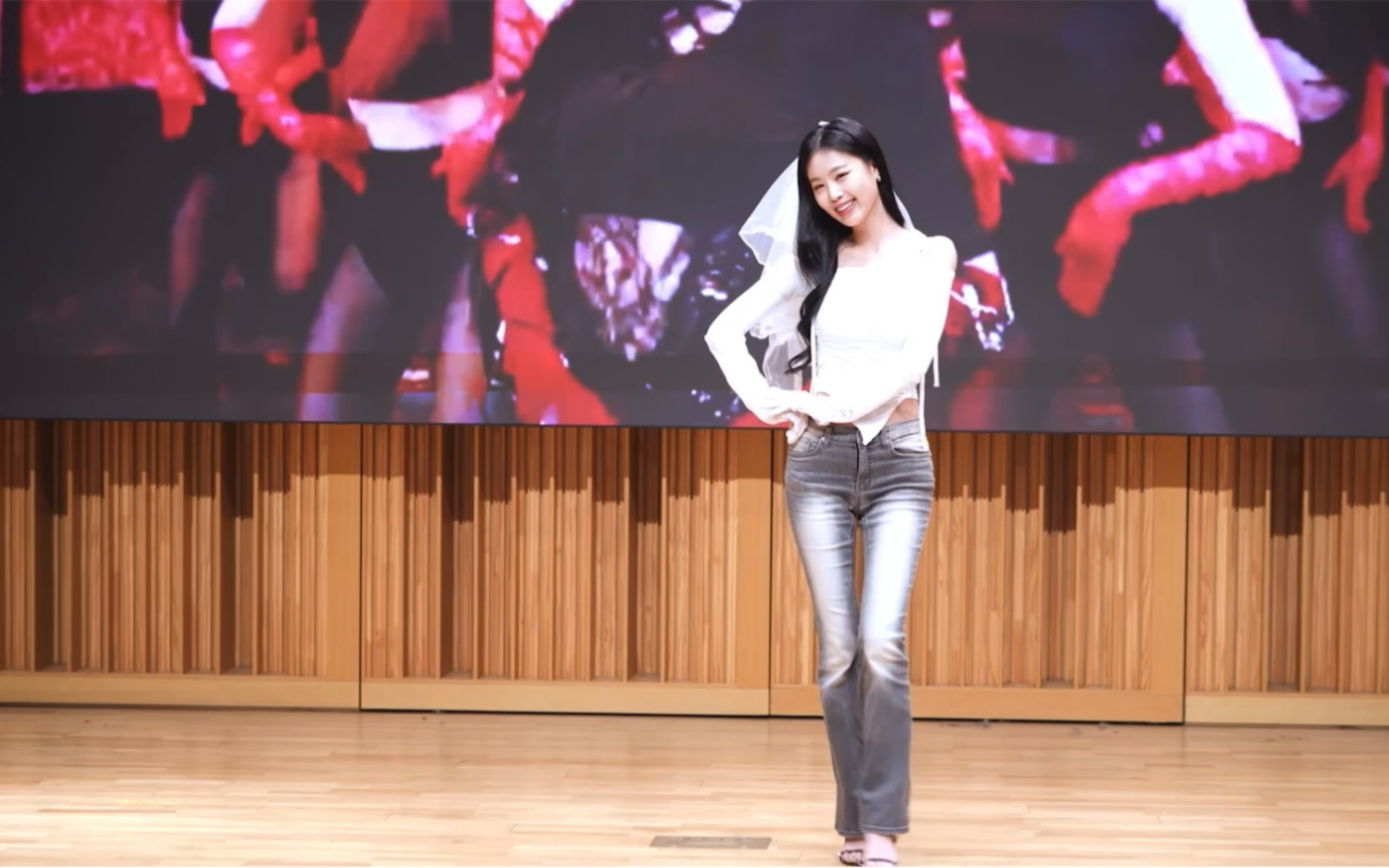 徐穗珍近状,戴头纱,身材体态没得说