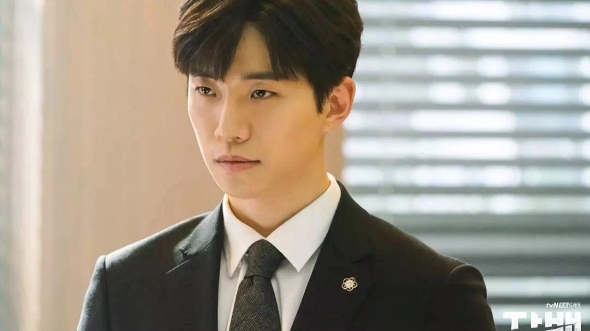 反转韩剧《自白》李俊昊太帅了真的很上头,整部剧你从开始就知道谁是