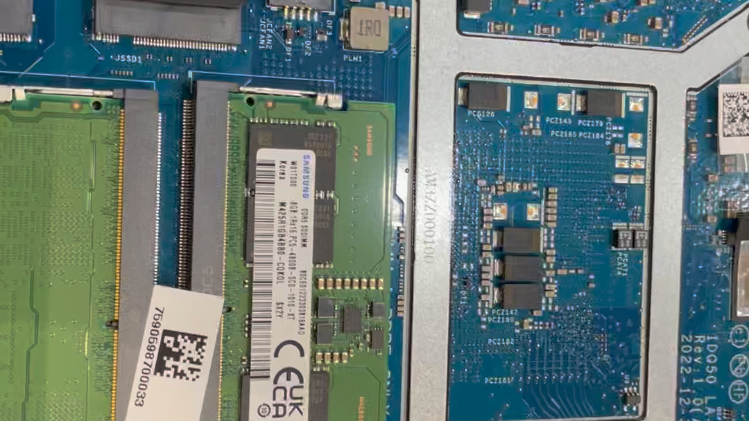 g15 5530 拆机视频 两个内存位两个硬盘位 原装ddr5 三星内存条