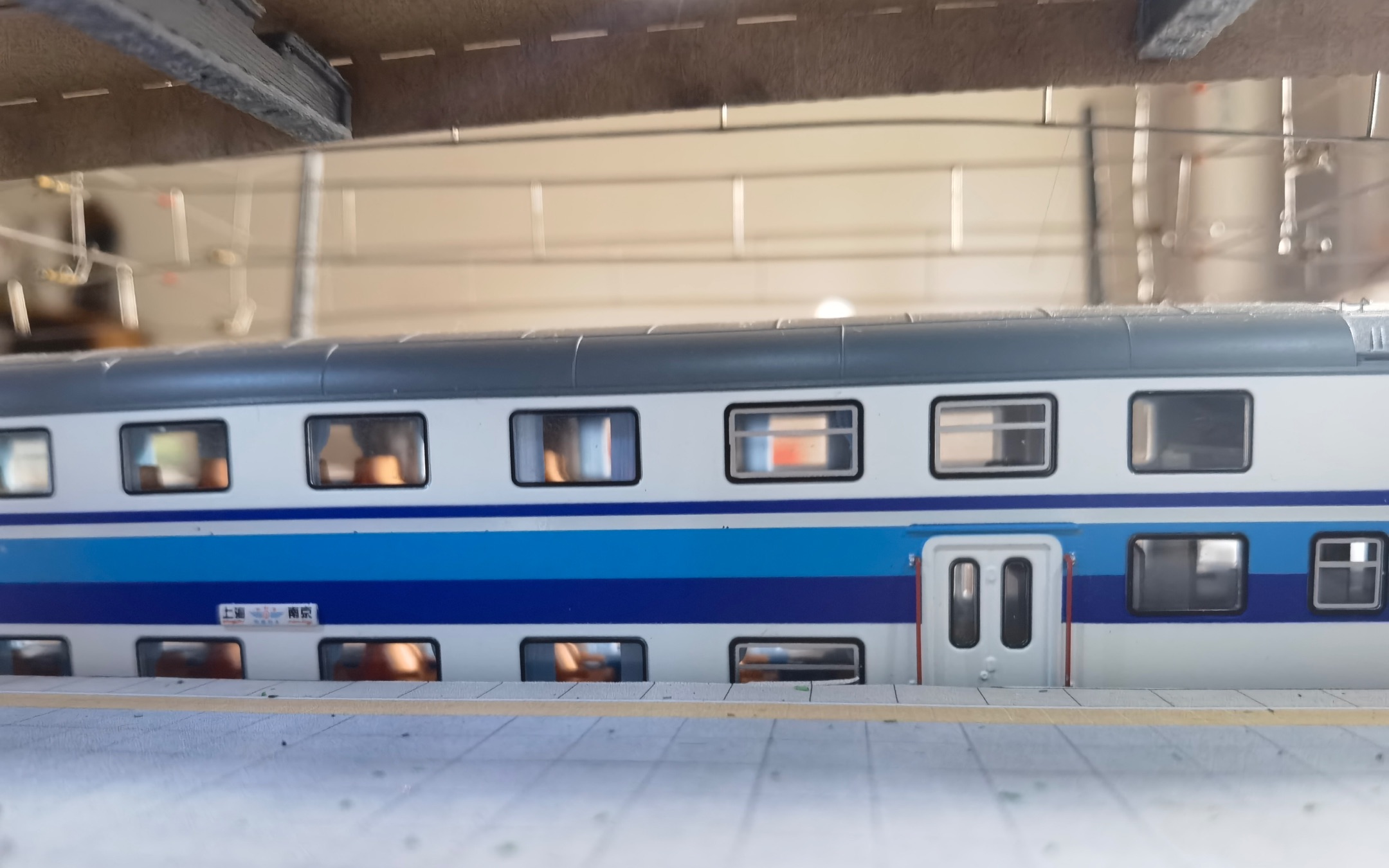 【火车模型】高站台停靠低开门双层客车