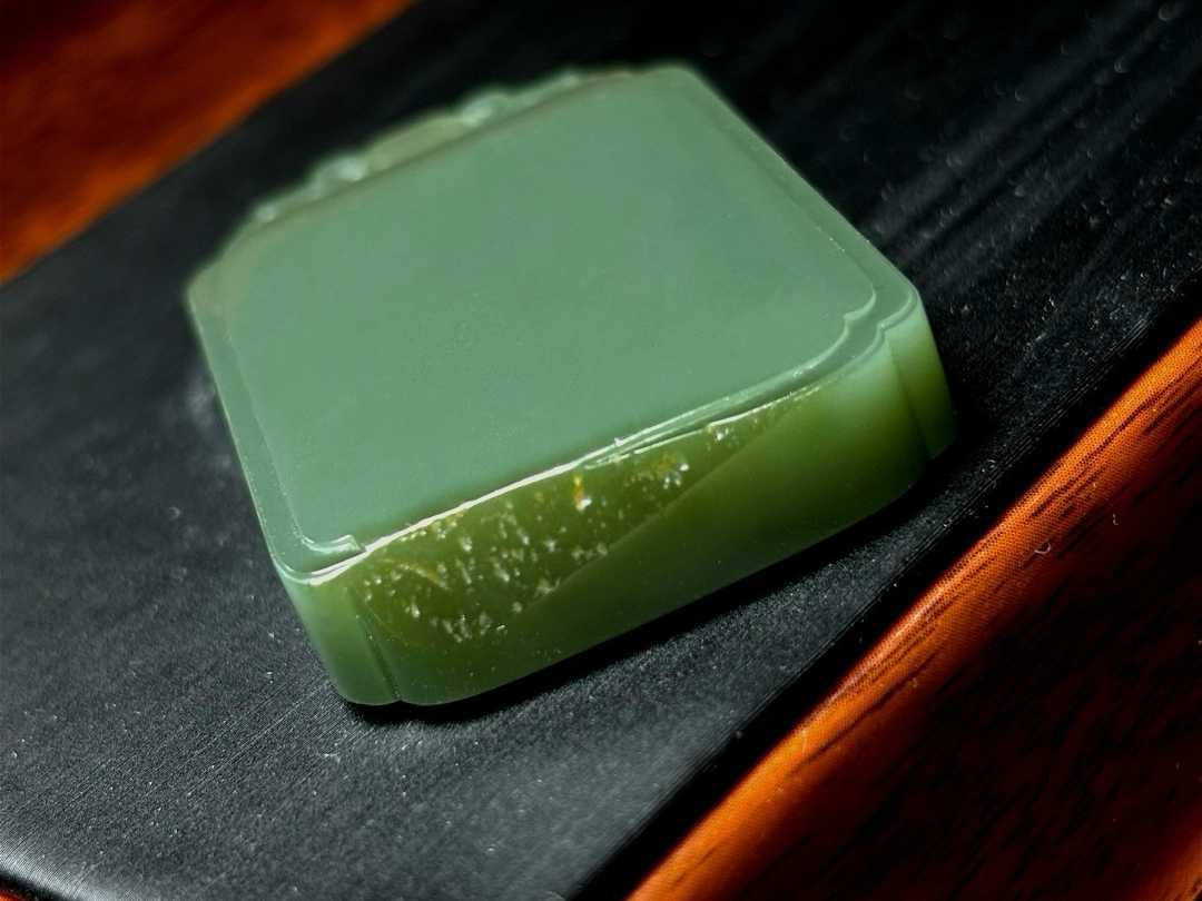 和田玉碧玉籽料无事牌