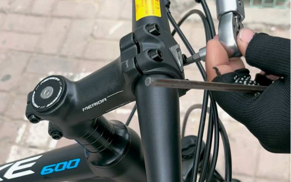 正确安装山地车车把把横