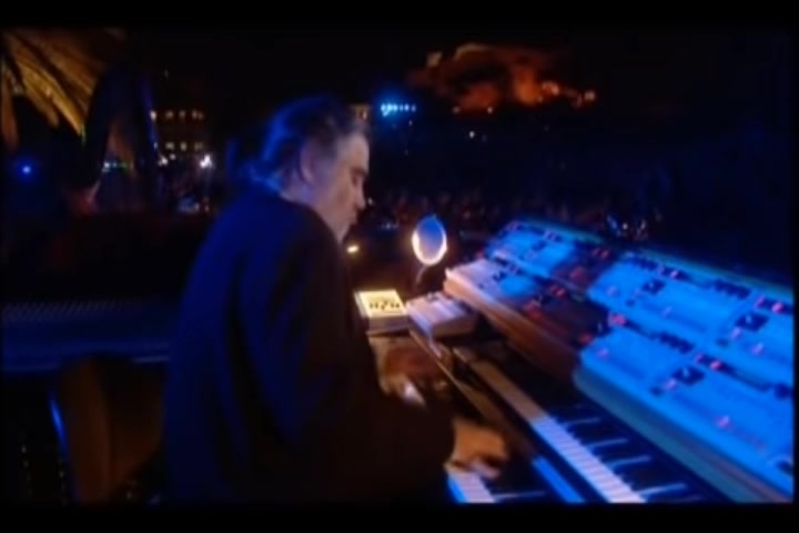 [图]【新世纪电子】电影原声《烈火战车》范吉利斯 2001 音乐会现场 Vangelis - Chariots Of Fire [Live] stereo