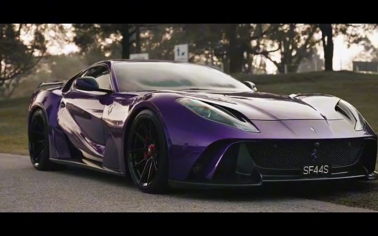 紫色外观的法拉利812超跑配上红内饰真是骚气十足