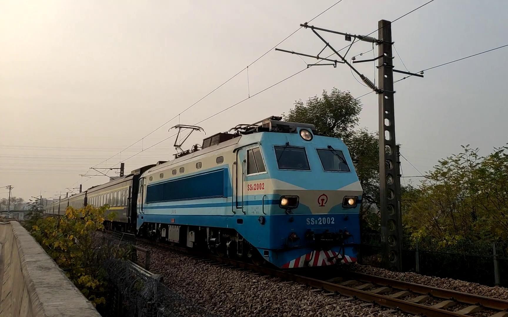 【韶八2000番台2号机】k760次 ss8-2002 杭城铁道迷在车上[沪昆绕行线