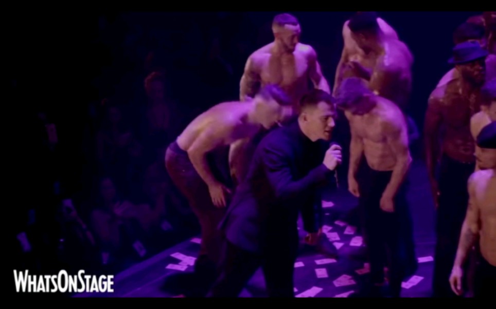 【魔力麦克秀】Channing Tatum dances on stage at Magic Mike London opening night哔哩哔哩bilibili