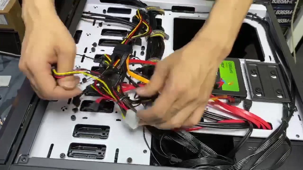 回收一台8硬盘高配奇亚币硬盘矿机 拆机视频