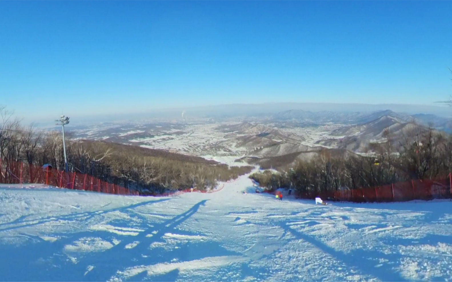 松花湖滑雪场雪道图片