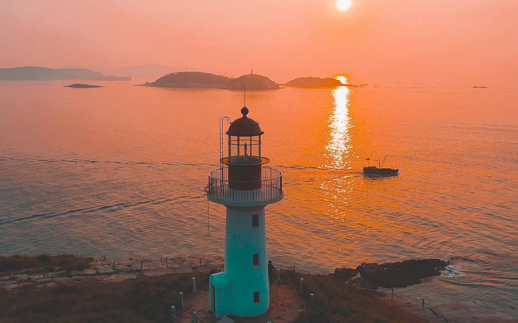 长岛九丈崖灯塔:一个情侣们扎堆看日落的绝美地方