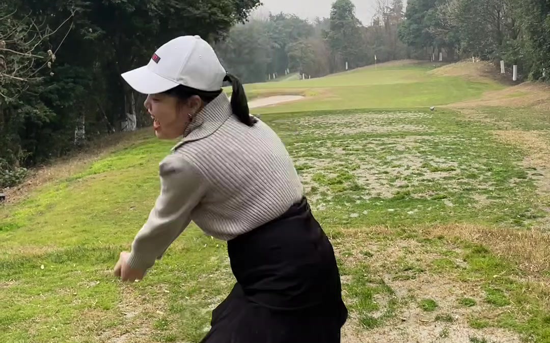知道为什么厚本很少去太古里了吗?因为她去混高尔夫圈了-奥黛丽厚本-奥黛丽厚本-哔哩哔哩视频