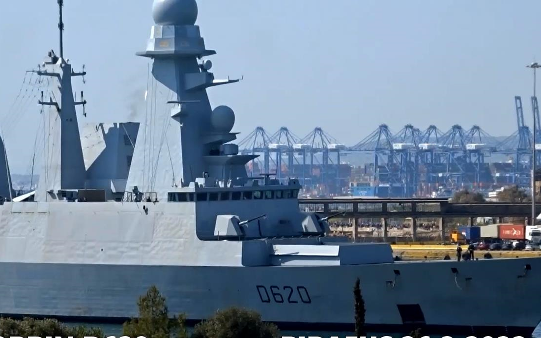 法国海军地平线级驱逐舰福尔班号d620抵达比雷埃夫斯港希腊2022326