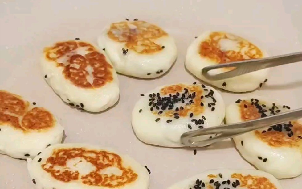 做成爆浆蓝莓山药饼,软糯香甜,太好吃了