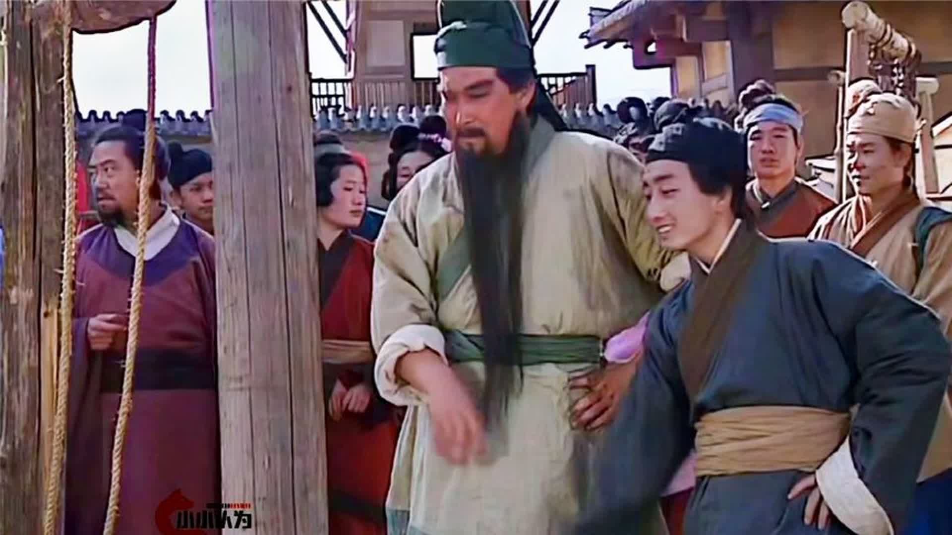 三国:张飞关羽因为猪肉互殴,刘备劝架大力掰开两人