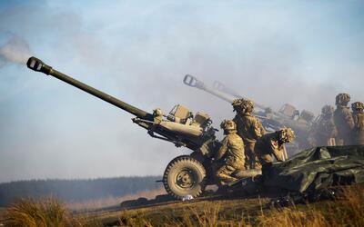 意大利炮兵认错轰炸机,一炮轰死自家元帅