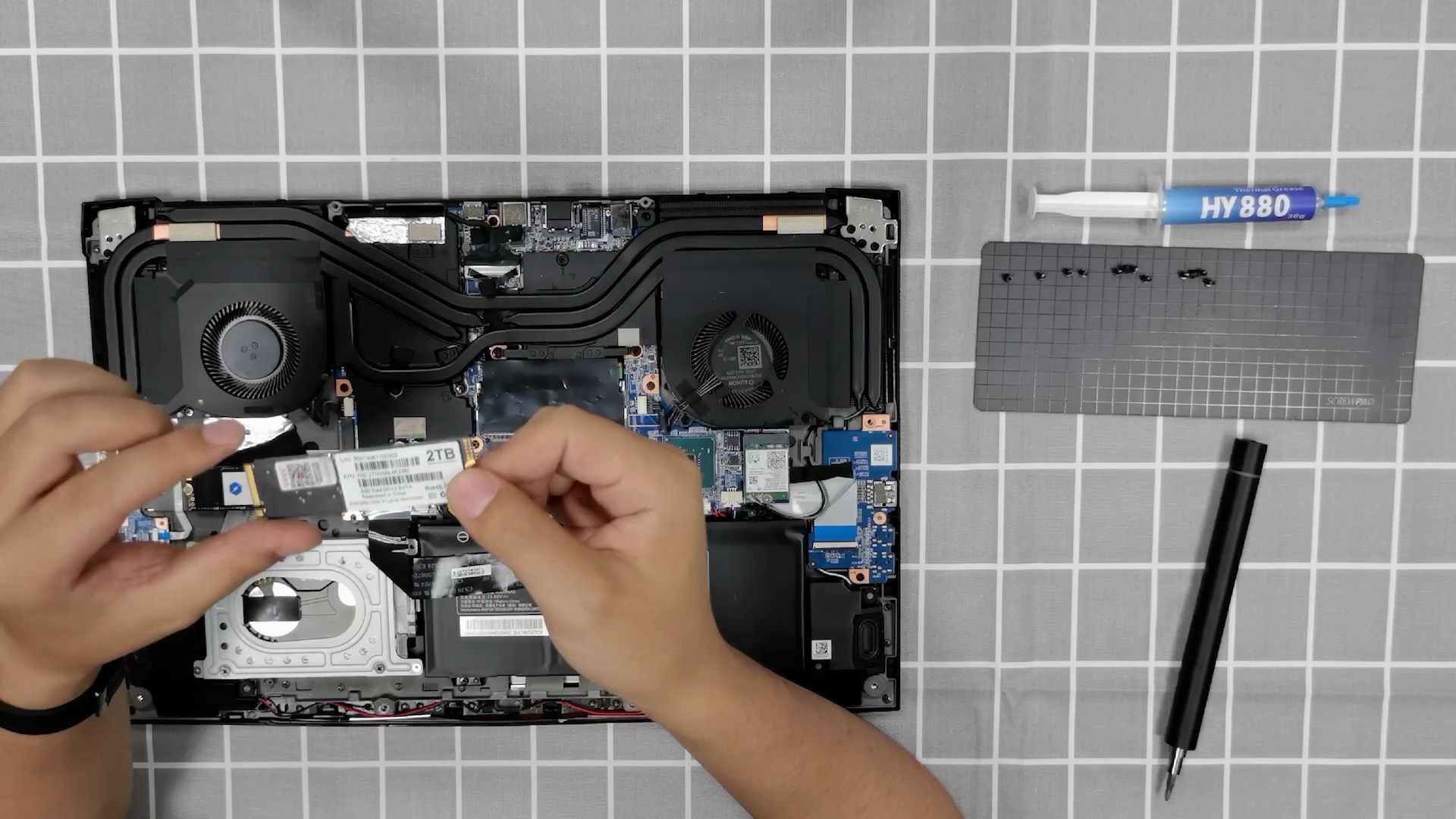 活动作品机械革命x10ti升级固态内存拆机教程