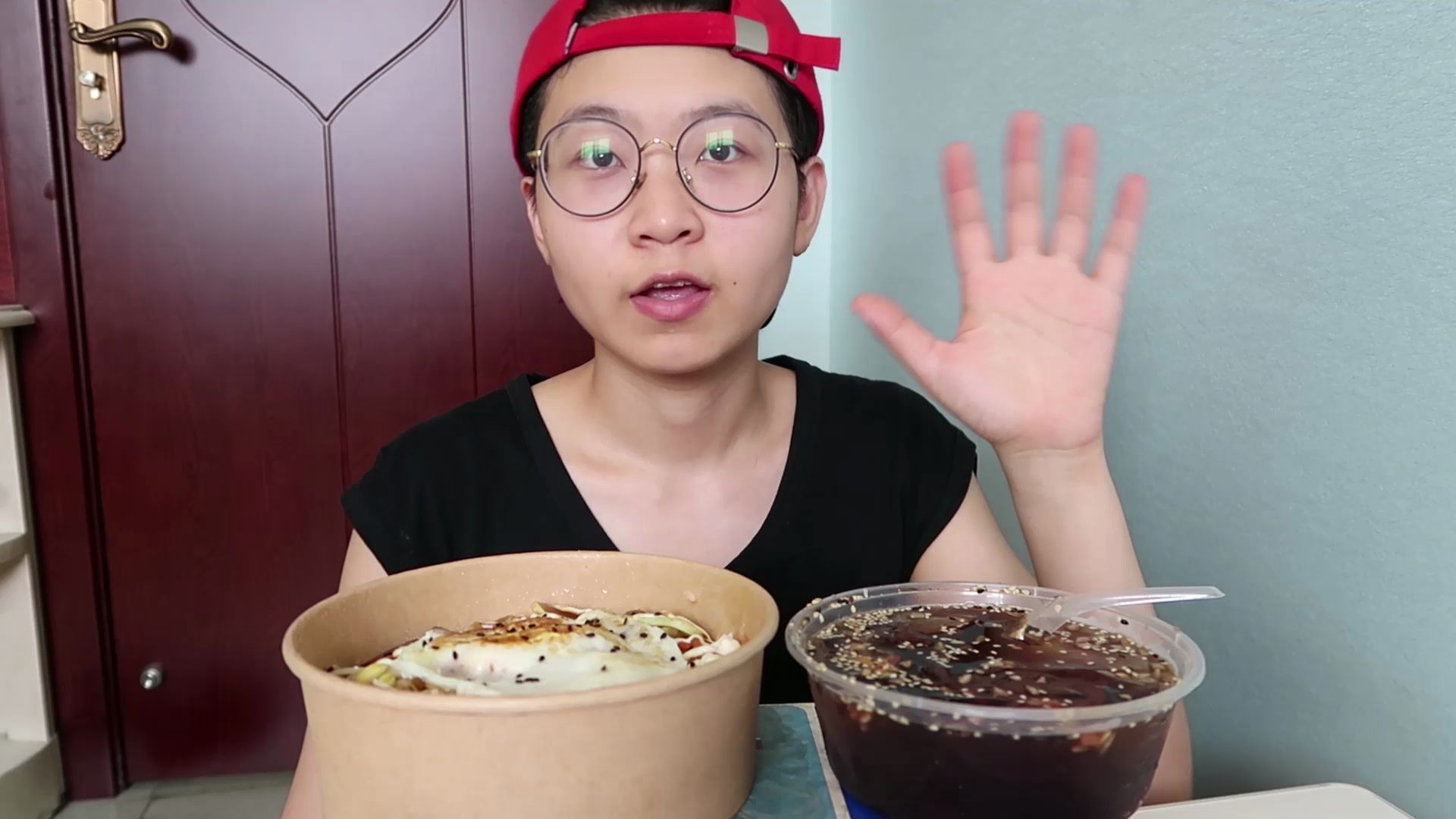 嗦一碗玫瑰冰粉,超大份的素拌饭,顺便为宝藏女孩李四蛋拉拉票!