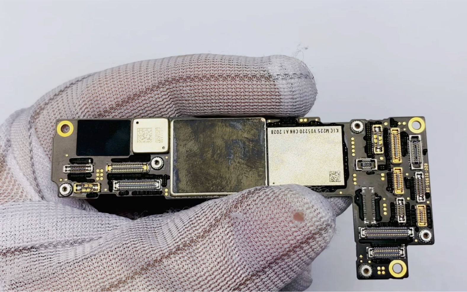 苹果12pro单板开机的方法