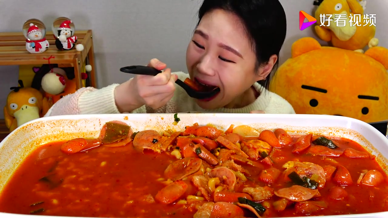 美食吃播:"部队汤拉面 紫米饭",咀嚼音开开胃