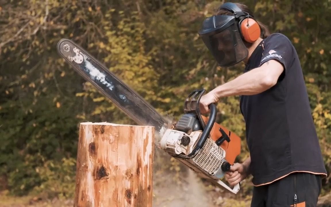 极限雕刻家 - 手工作坊里诞生的电动链锯木雕