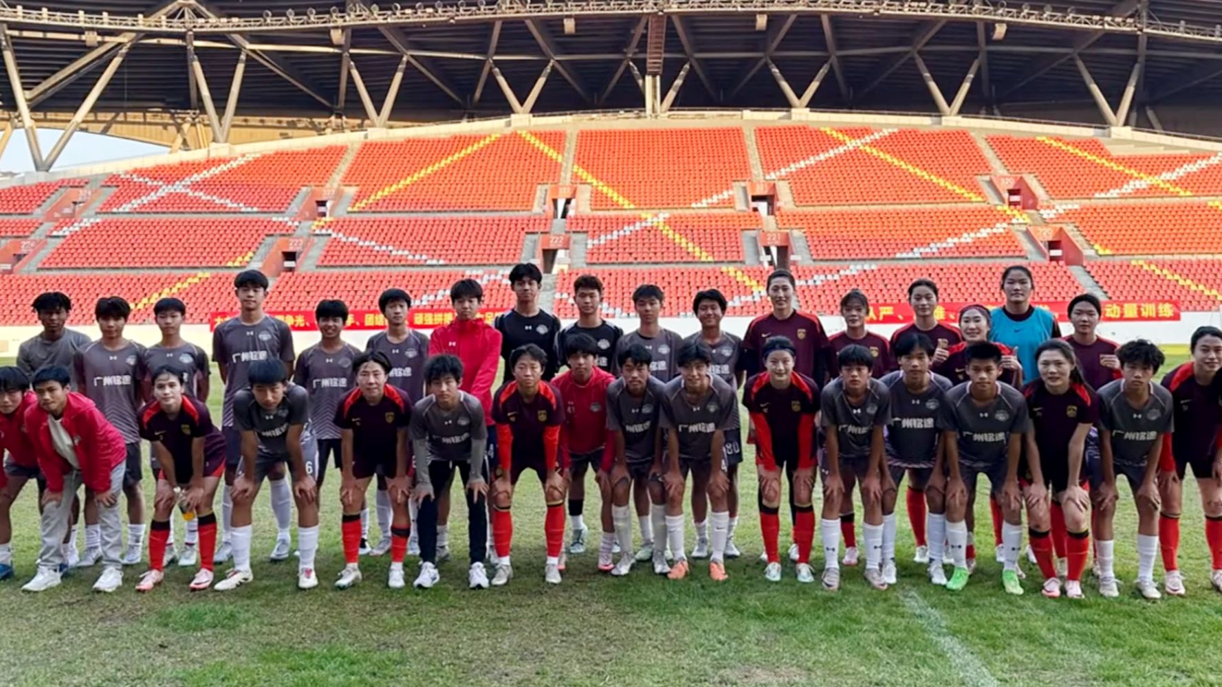 连续两场不敌U15男足！热身赛-中国女足第二场教学赛1-4负于广东铭途U15男足