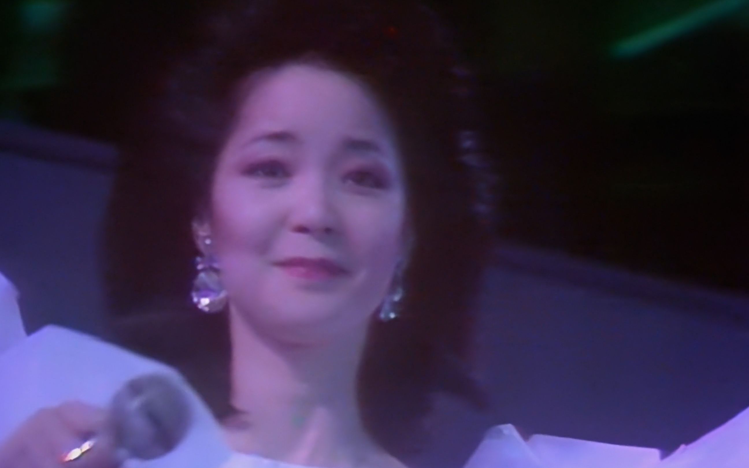 [图]【4K 画质修复 · LD原版】邓丽君 Teresa Teng - 漫步人生路（1984年台北“十亿个掌声”演唱会）