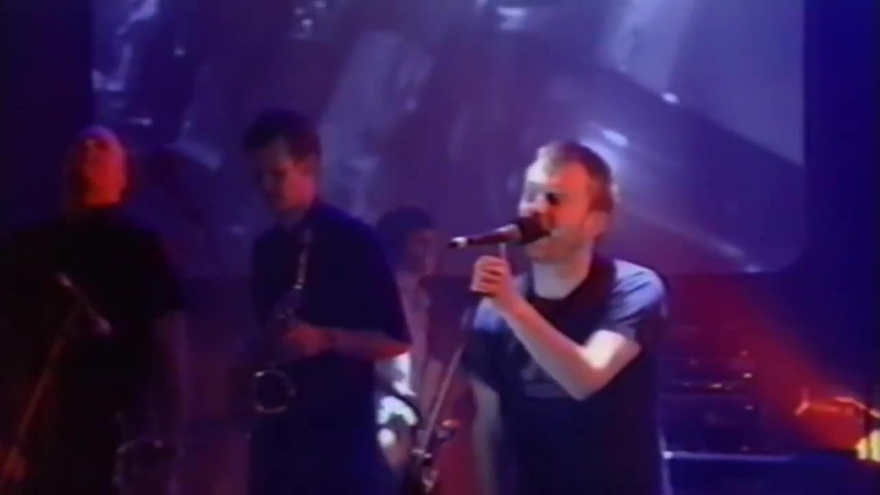 [图]Radiohead - The National Anthem [Later With Jools 2001]