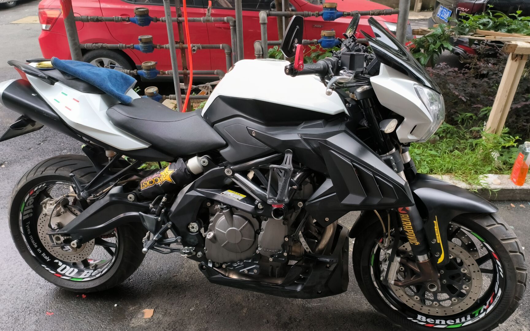 黄龙600原厂声浪日常温柔跑环江