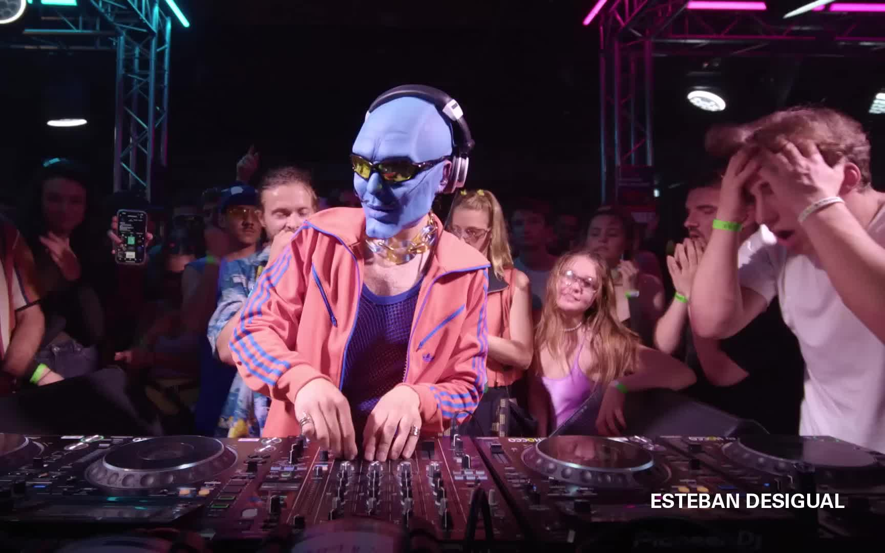 [PSY现场] Esteban Desigual  Boiler Room Paris 2023哔哩哔哩bilibili