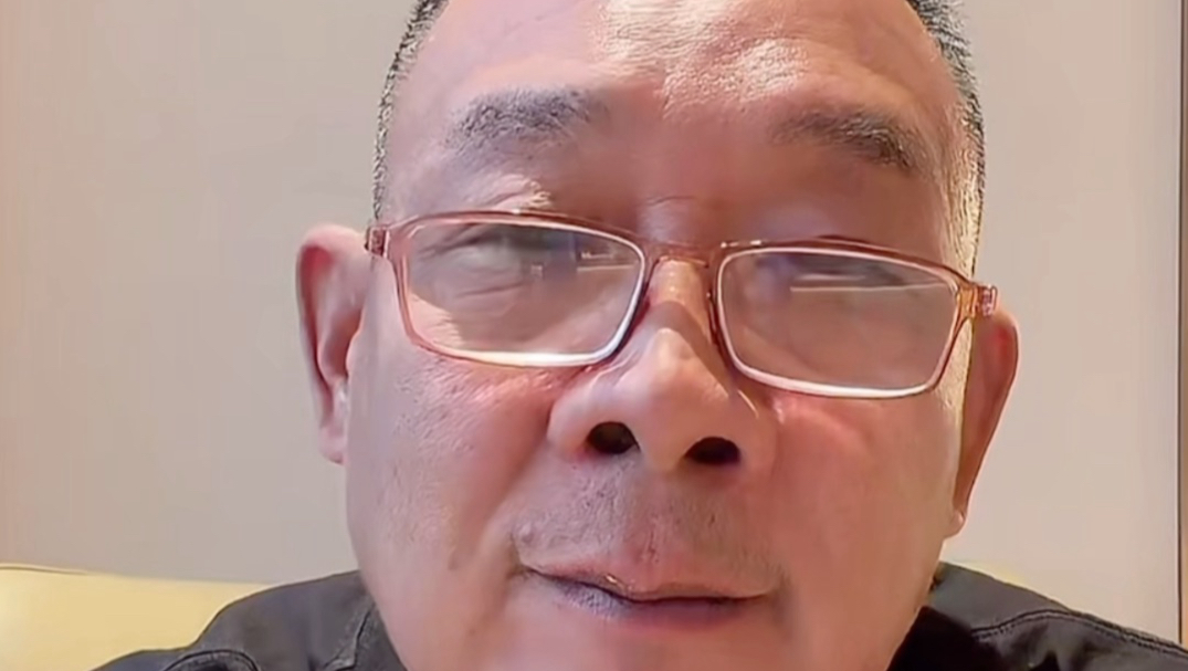 东来哥直播爆粗口，我咋跟上你这孬种了？骂哭了多少人...#胖东来 #于东来 #说真话谈人生 #企业管理