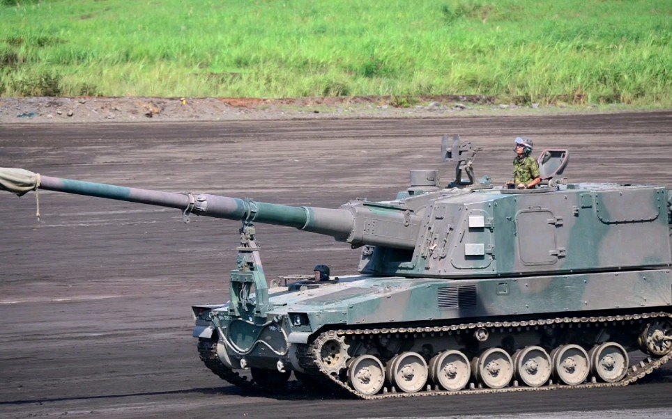 【陆上自卫队】99式自行榴弹炮(155mm)火力展示