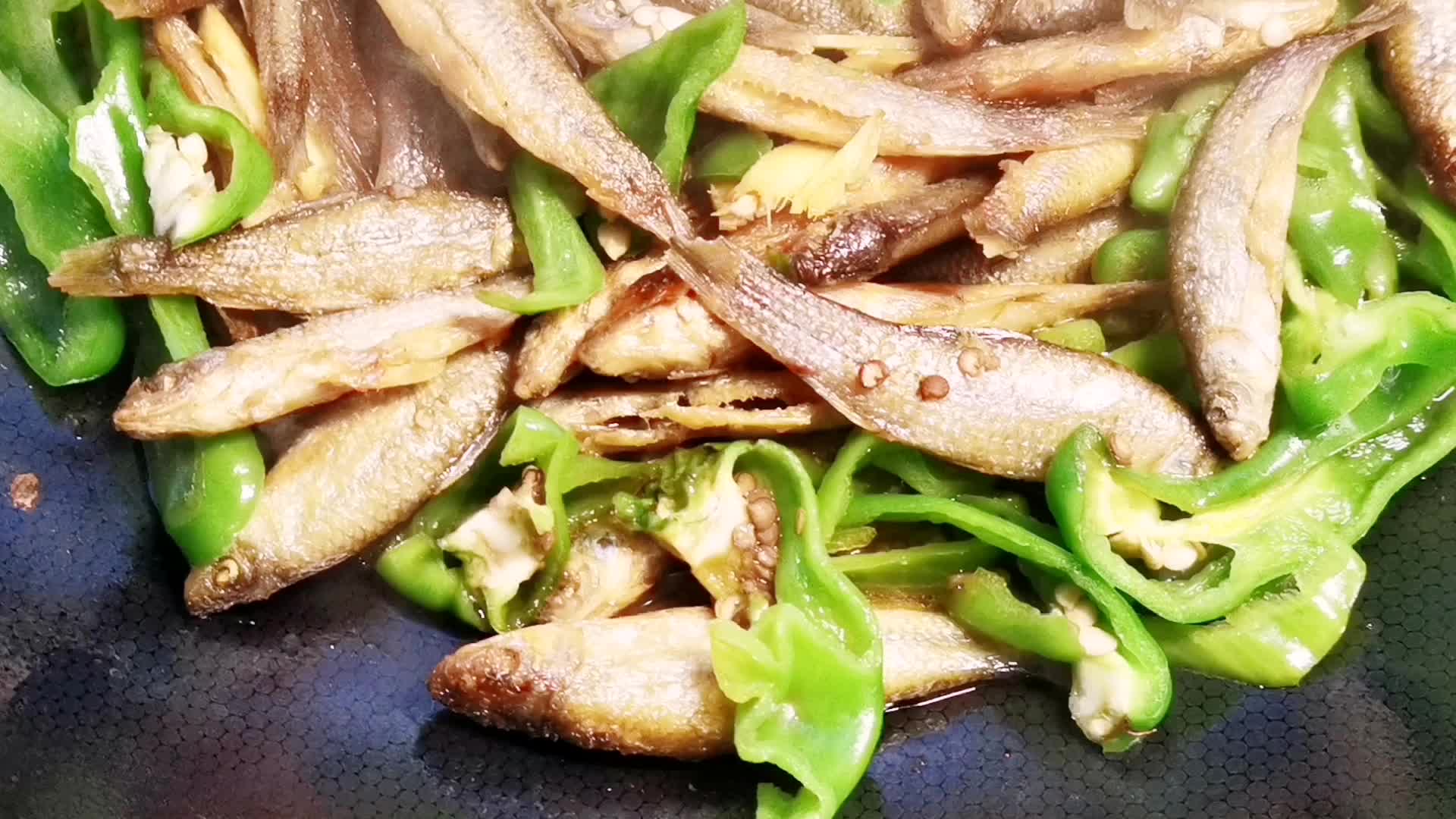 红烧小鱼仔,老爸的下酒菜我的下饭菜,特别美味