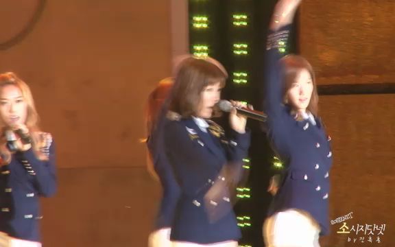 [图]091031.2009全邑宋大官歌谣节庆祝公演 少女時代 Genie+Gee+Chocolate Love