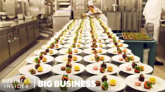 Download Video: 世界上最大的游轮每天如何制作3万份餐食！How The World's Largest Cruise Ship Makes 30,000 Meals Every