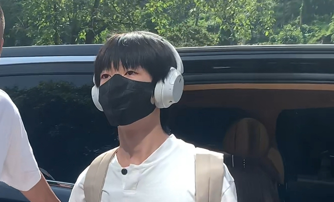 戴上耳机谁也不爱
