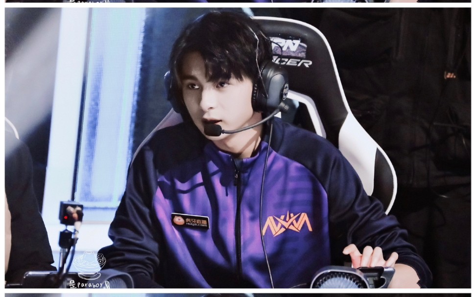 和平精英职业选手paraboy!这不比小说香吗?