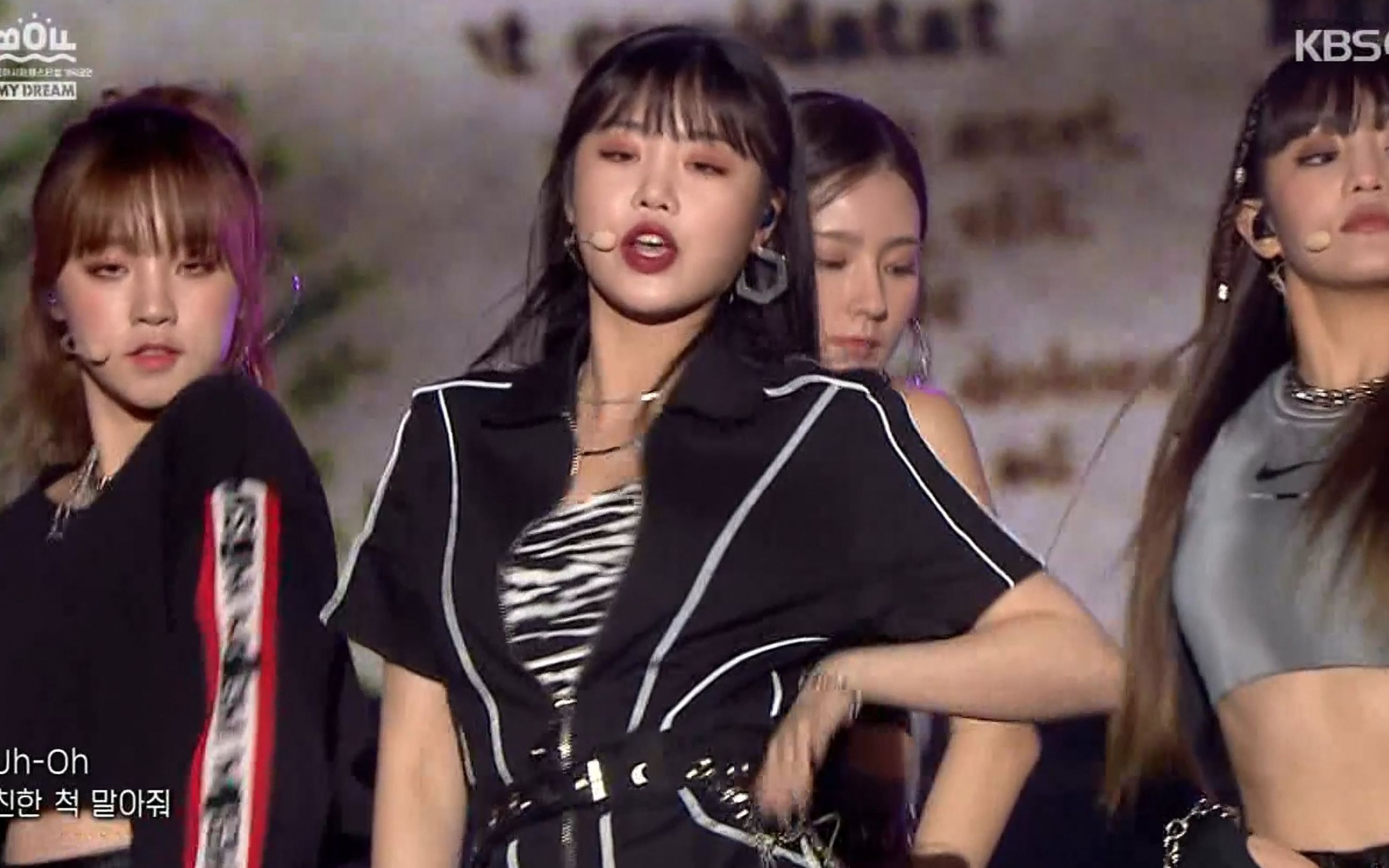 [图]60FPS 釜山现场 191020 (G)I-DLE Uh-Oh & LATATA BOF 2019