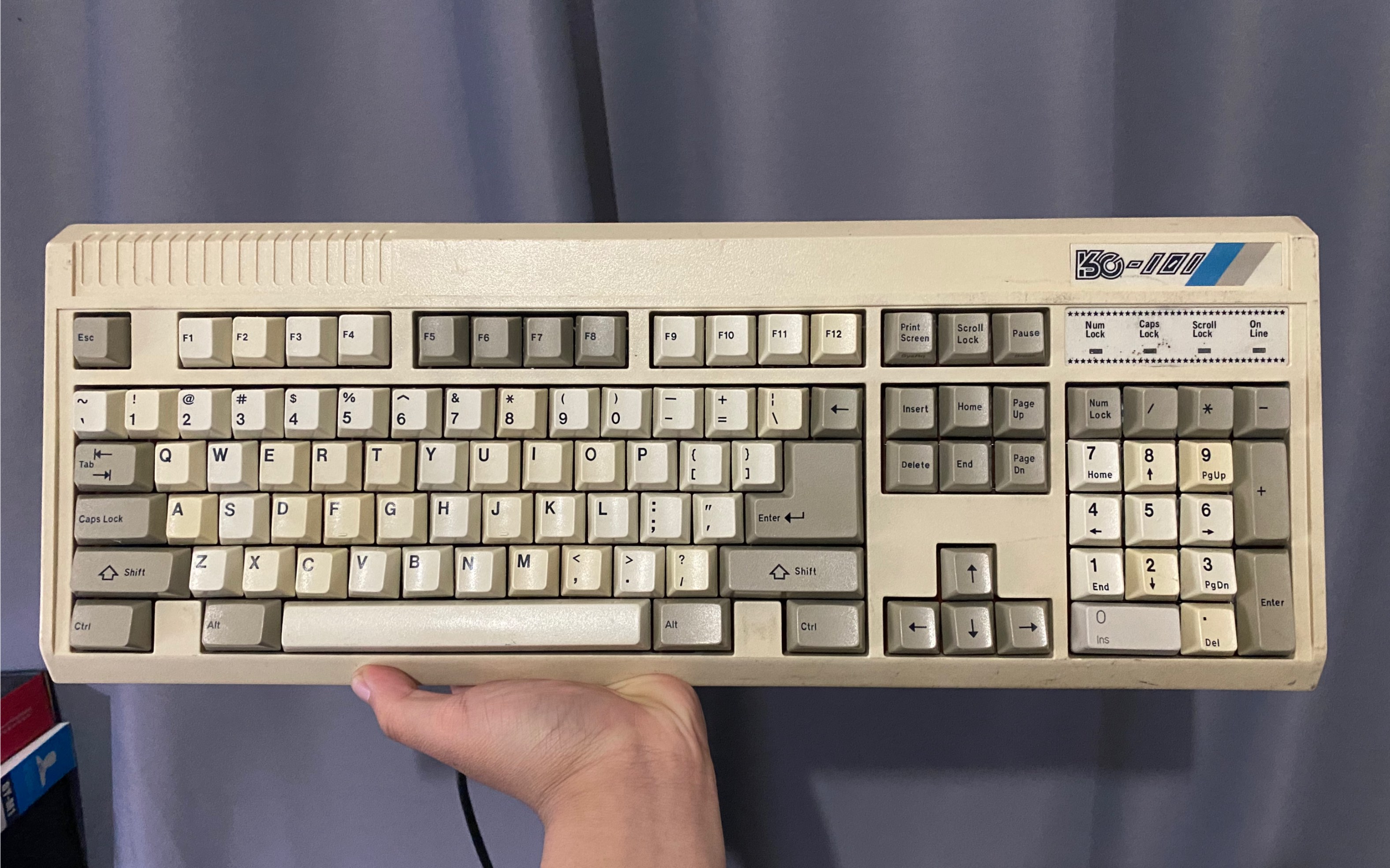 一把30岁的老键盘的打字音